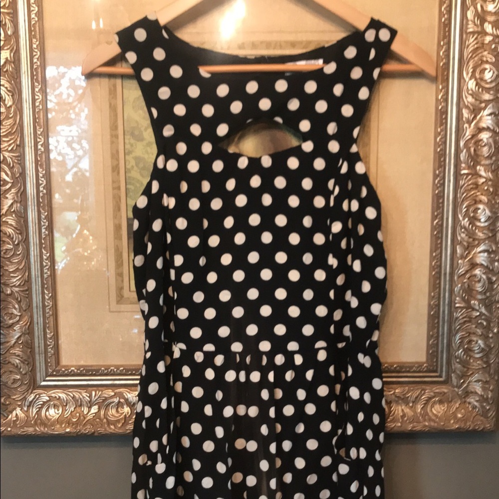 Polka dot dress with keyhole chest